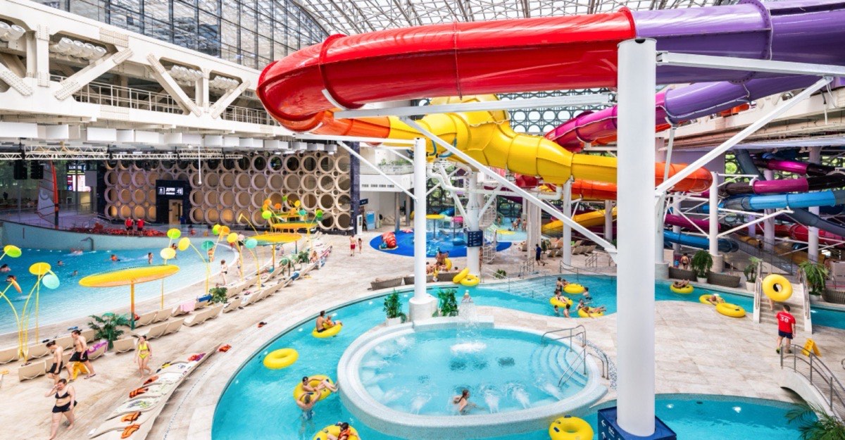 Аквапарк с горками