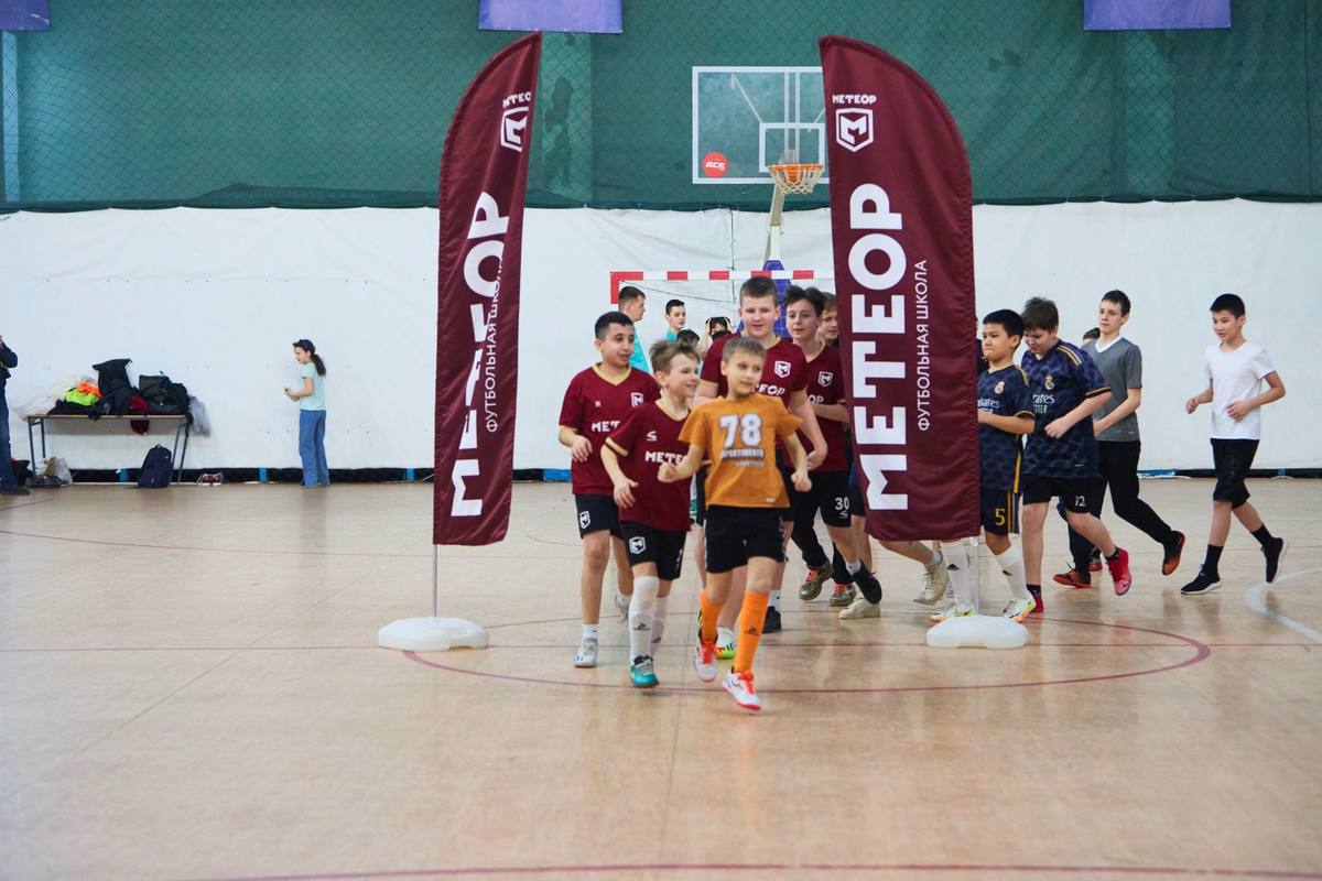 Упражнения с мячом для детей дома